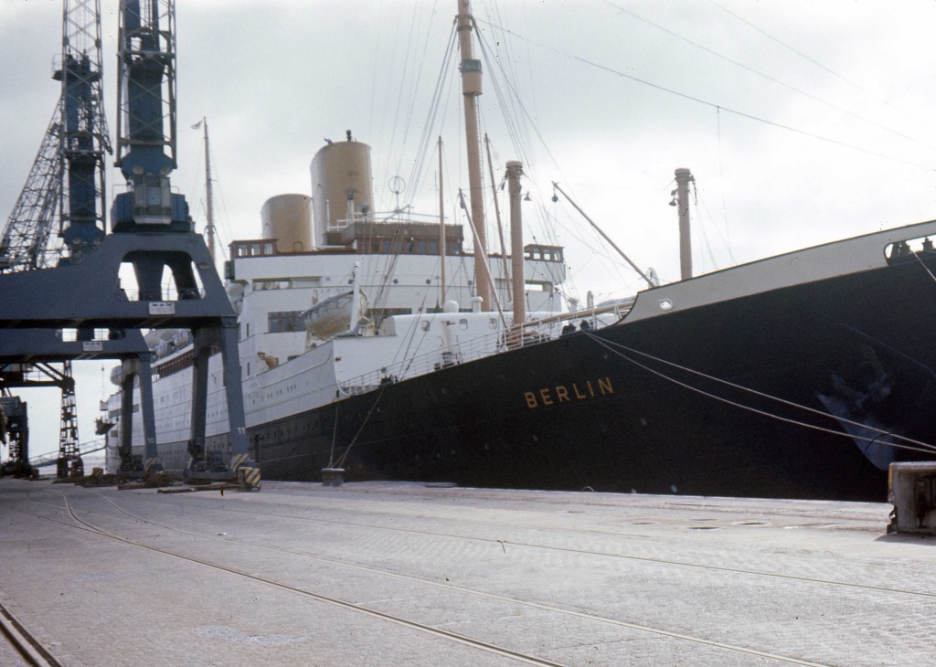 MS Berlin Bremerhaven.jpg